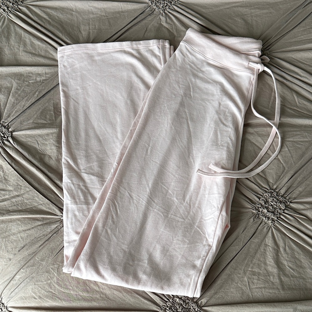 SKIMS Light Pink Leggings